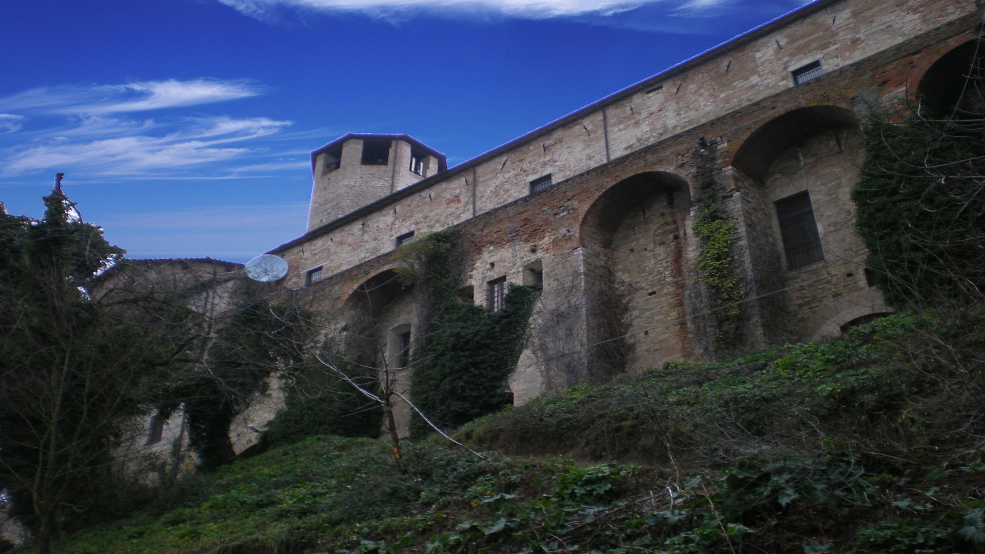 caserma fortebracci slider revolution